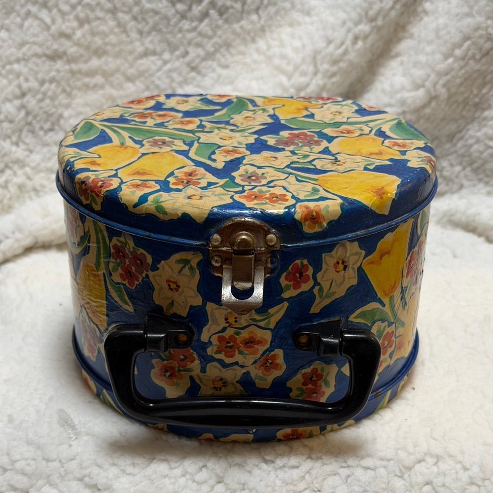 Vintage Purse 1 of a Kind Tin Can Purse Decoupage Flowers Design Interior Lining